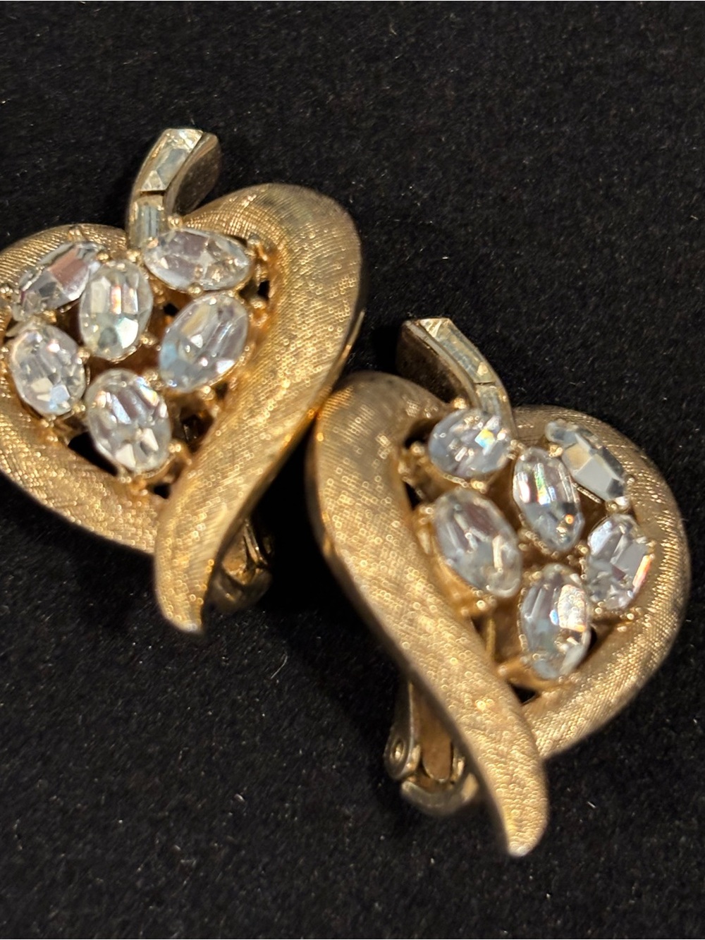 Trifari vintage Gold-Tone Crystal Heart Clip Earrings -
